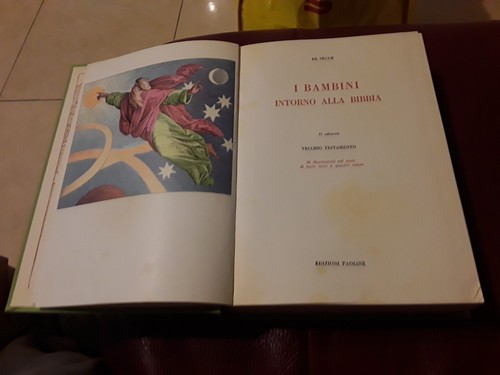 Bambini intorno alla bibbia - bambini,